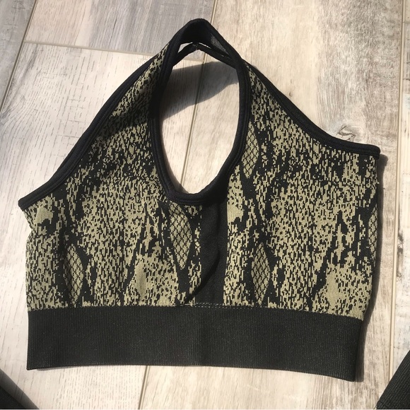 Fabletics Set - Picture 2 of 10